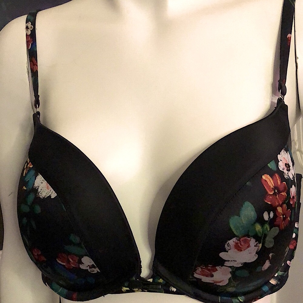 Authentic Vs Very Sexy Push Up/Pegeonnant floral 36d